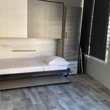 Bel Apt Avec Veranda Place General De Gaulle By Weekome アンティーブ